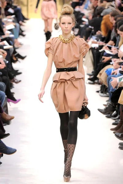 Look 29